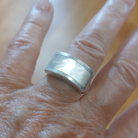 Sterling Silver 925 MOTHER Of Pearl Vintage Ring Size 6.25 Band - Picture 1 of 8